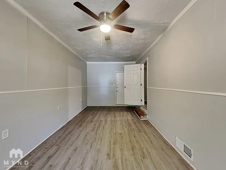 4484 Bonnie Glen Ct — Photo 14