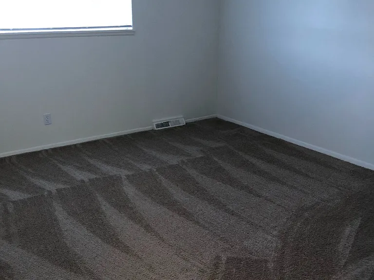 Evergreen Village Apartments & Townhouses — Photo 34