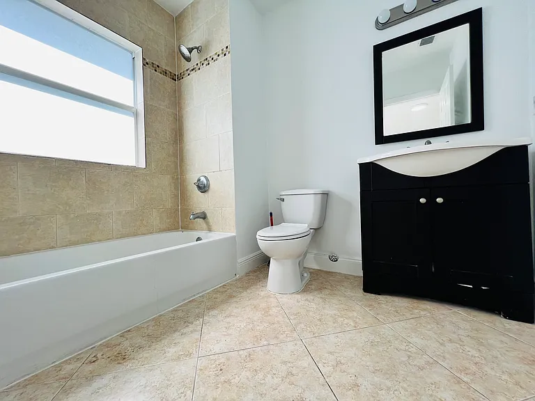 952 Bay Dr #6 — Photo 13