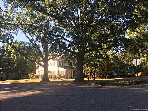 2nd image of 618 Hillcrest Ave