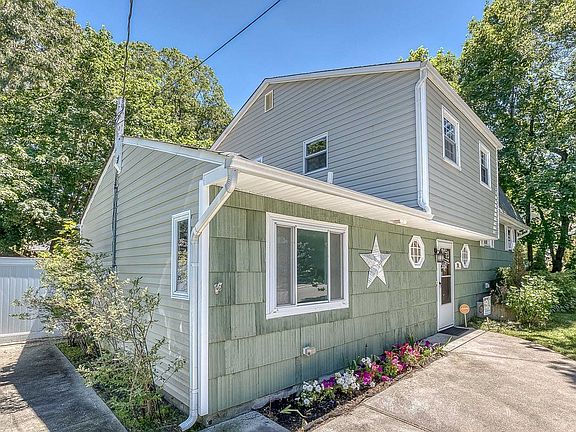 3rd image of 31 Park Hill Dr