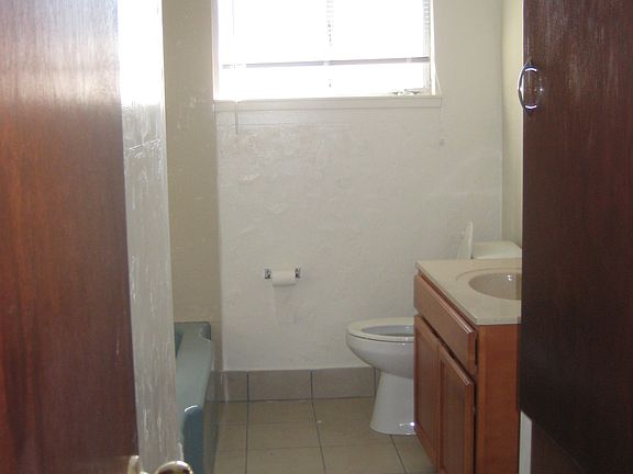 5th image of 848 S 45th St