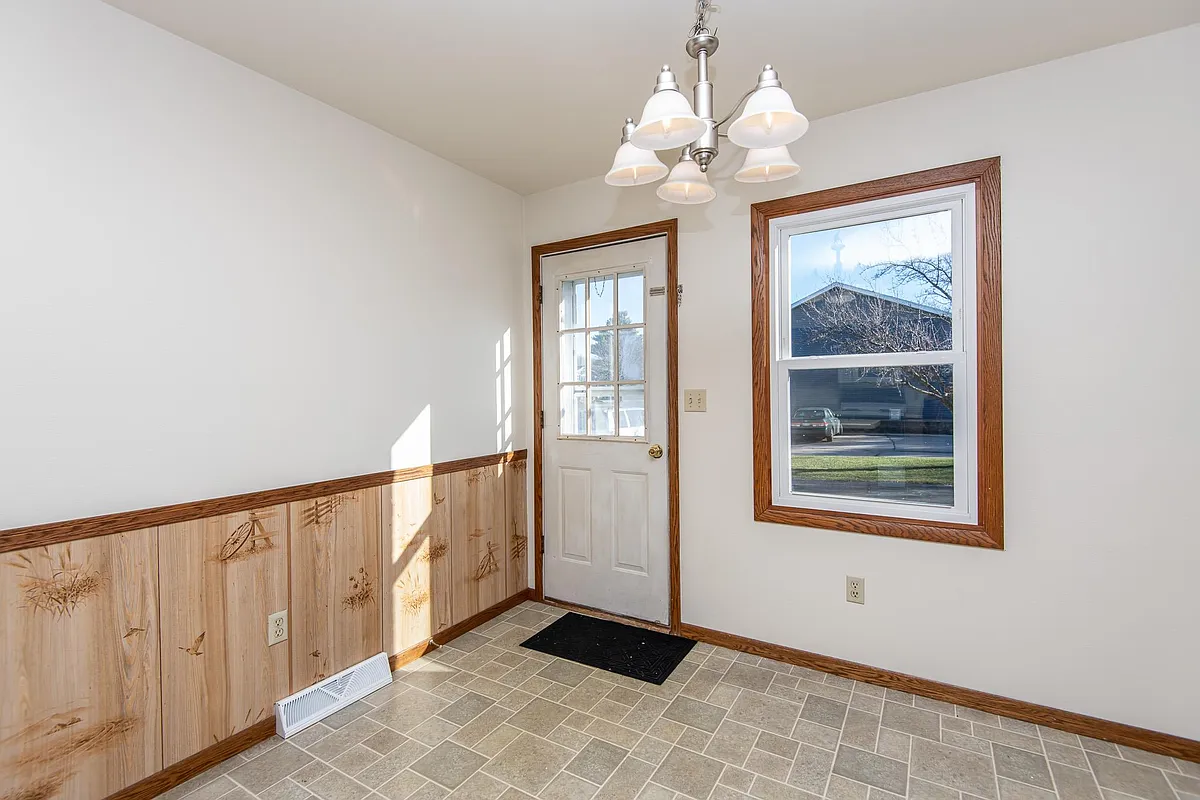 Building Photo - 635 Hartridge Dr