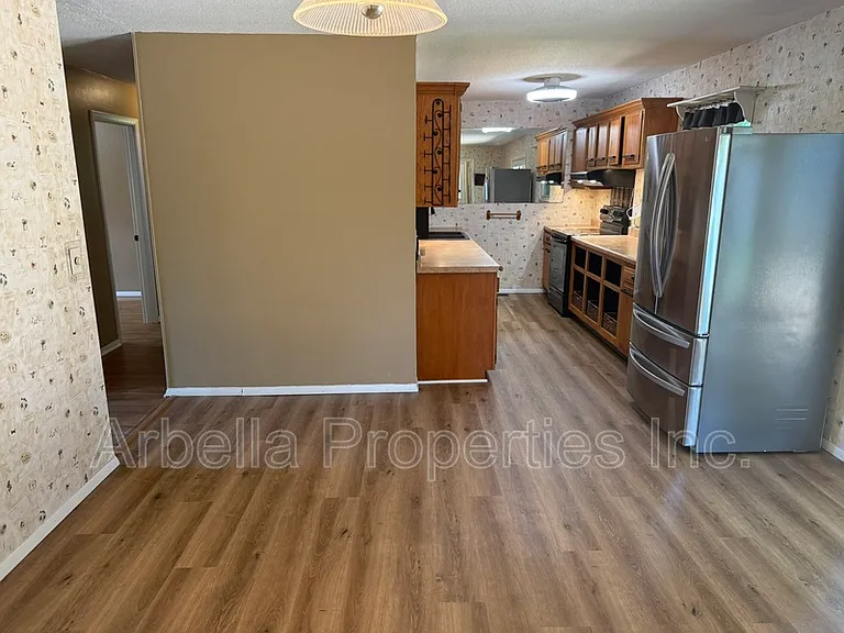 2708 Granbrook Dr — Photo 5