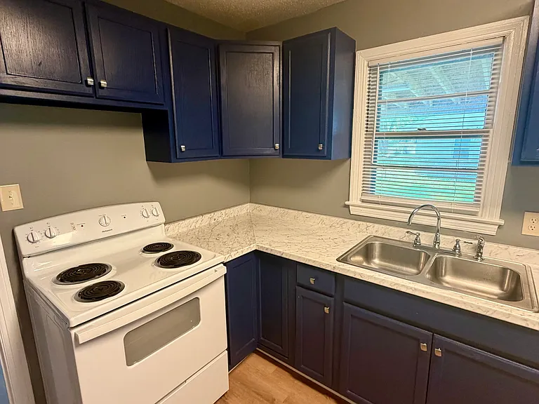 208 Crescent Dr — Photo 27