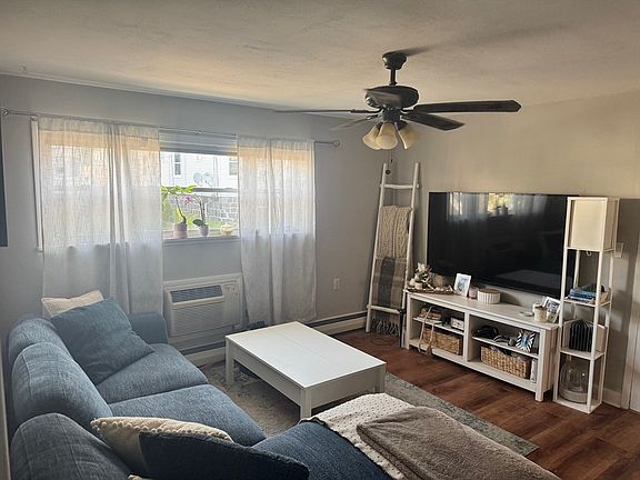 4th image of 701 Adams St Unit 9
