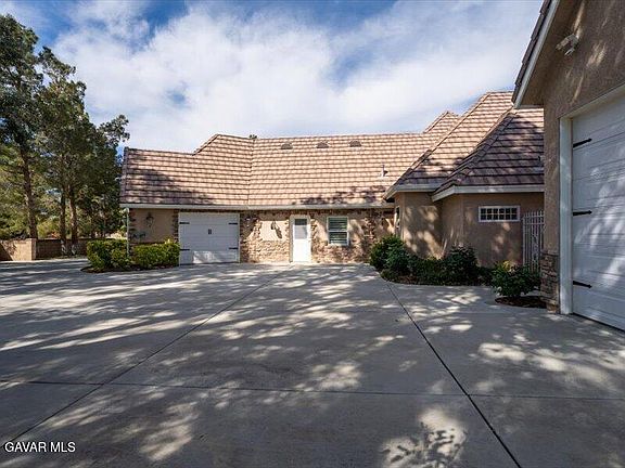 4th image of 4107 Paddock Way