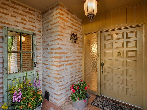 3rd image of 6752 N Los Arboles Cir