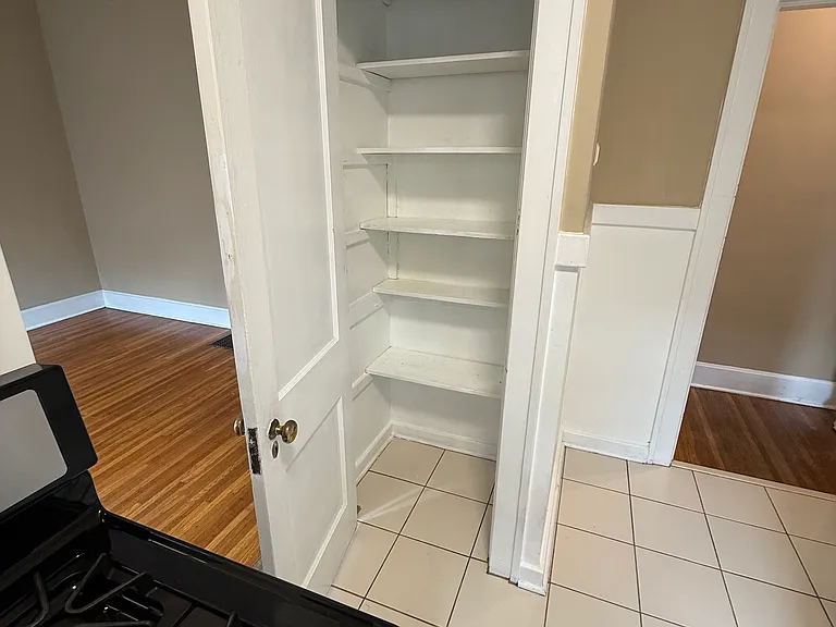 1911 Roanoke Ave #4 — Photo 15