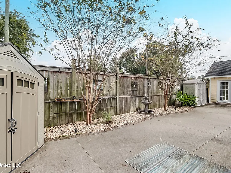176 Markham Dr #BUNGALOW — Photo 12