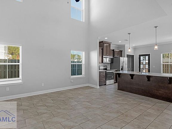 3rd image of 107 Hamlet Ct