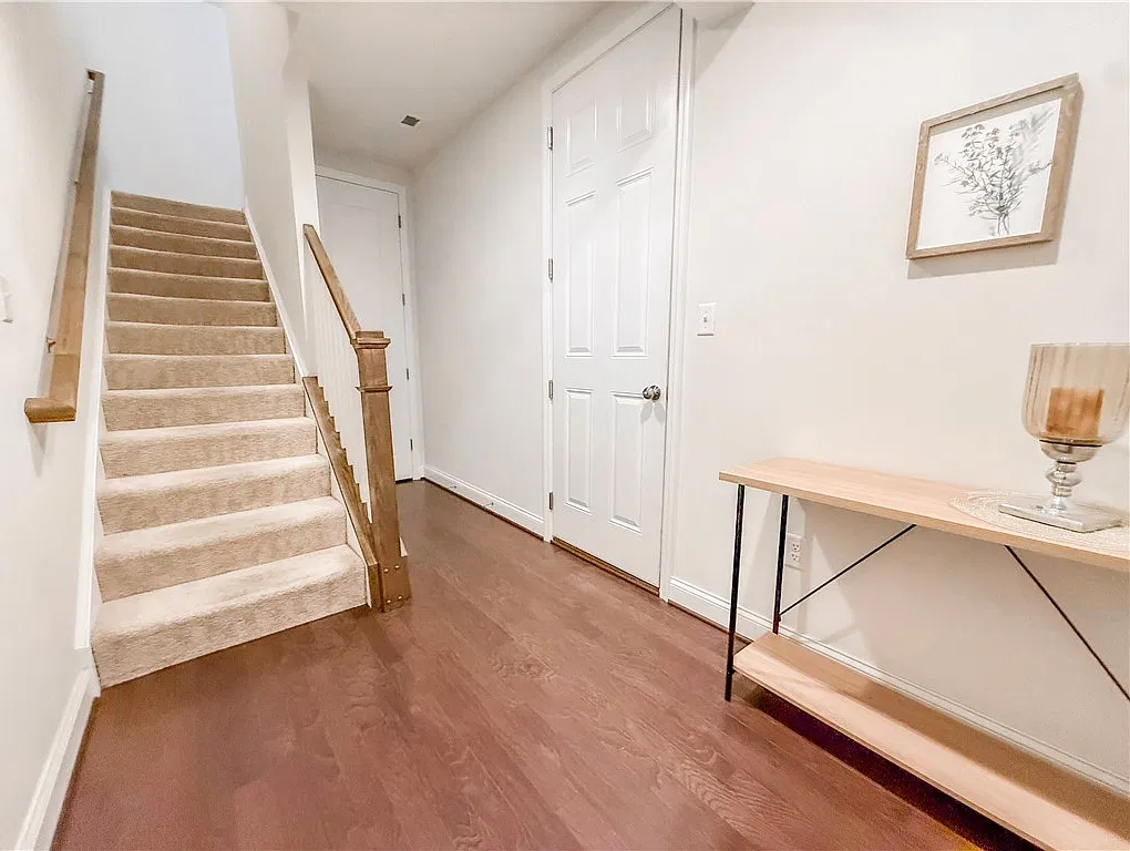 3 bed, 2.5 bath, 1632 sqft, $2,950 — Photo 2
