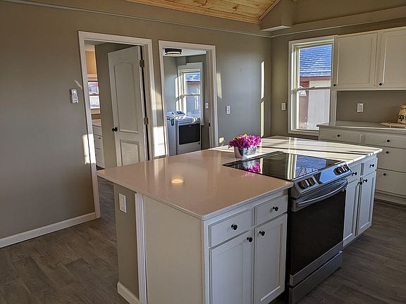 Island - slide-in oven/stove