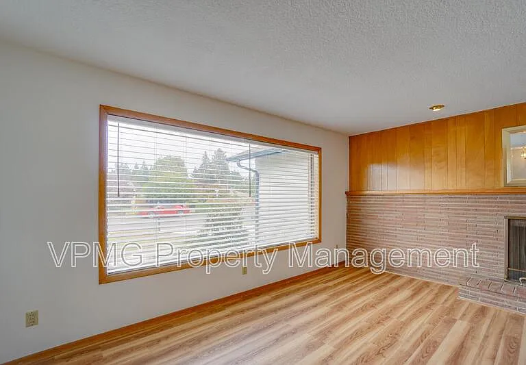 7301 Indiana St — Photo 5
