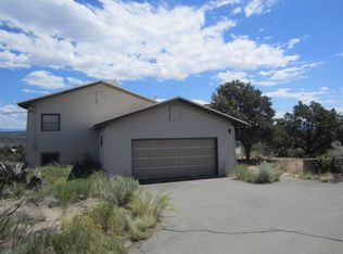 3 Hopi Ln, Los Alamos, NM 87547