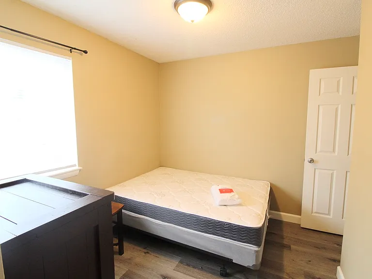 1390H Hunters Rd — Photo 11