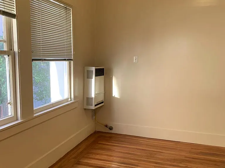 1522 Oxford St #1522 — Photo 3