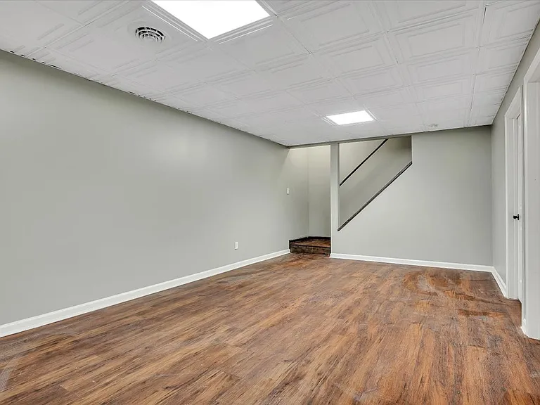 201 Maple Avenue Ext — Photo 18