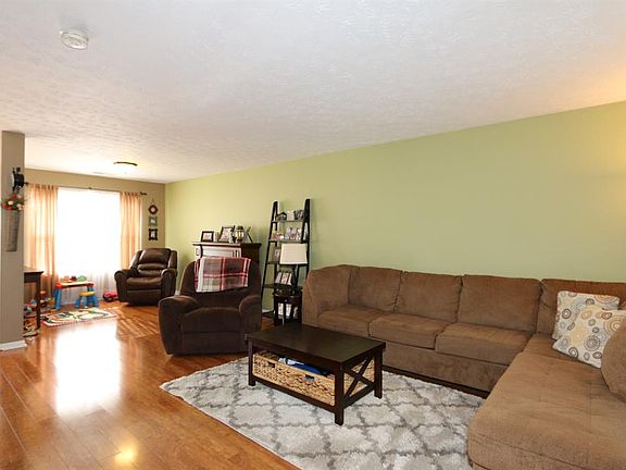 3rd image of 640 Cantor Pl
