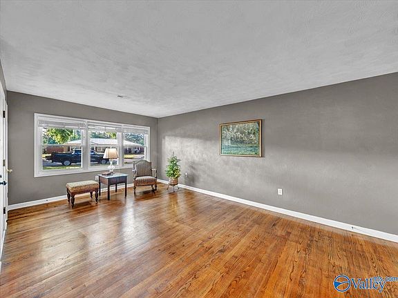 5th image of 1511 Seton Ave SE
