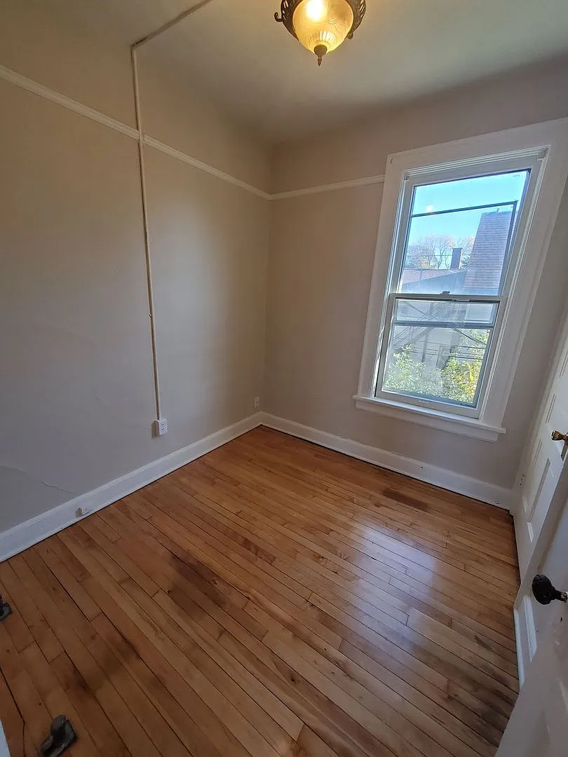 800 E Chambers St./3010 N Fratney St. (6 Unit) — Photo 4
