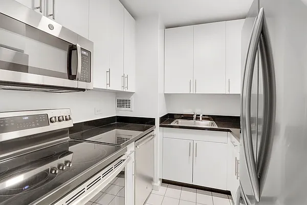 Rented by Corcoran | media 15