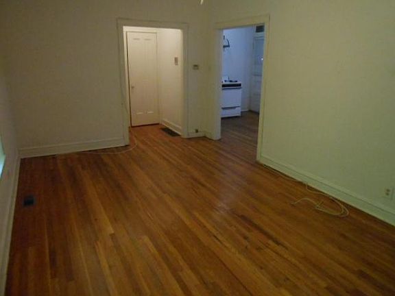 3rd image of 3529 N Broadway St APT 1E