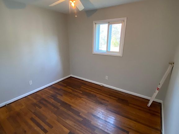 5th image of 701 S Chapman St