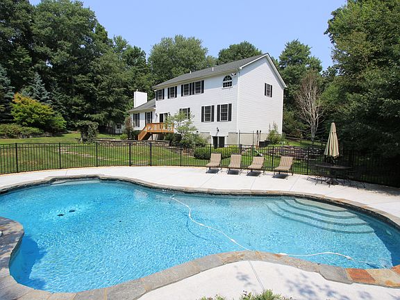 2nd image of 21 Gail Ct