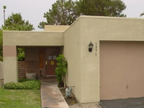 1371 S Sunflower Cir, Palm Springs, CA 92262