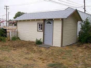 2nd image of 2120 1st Ave