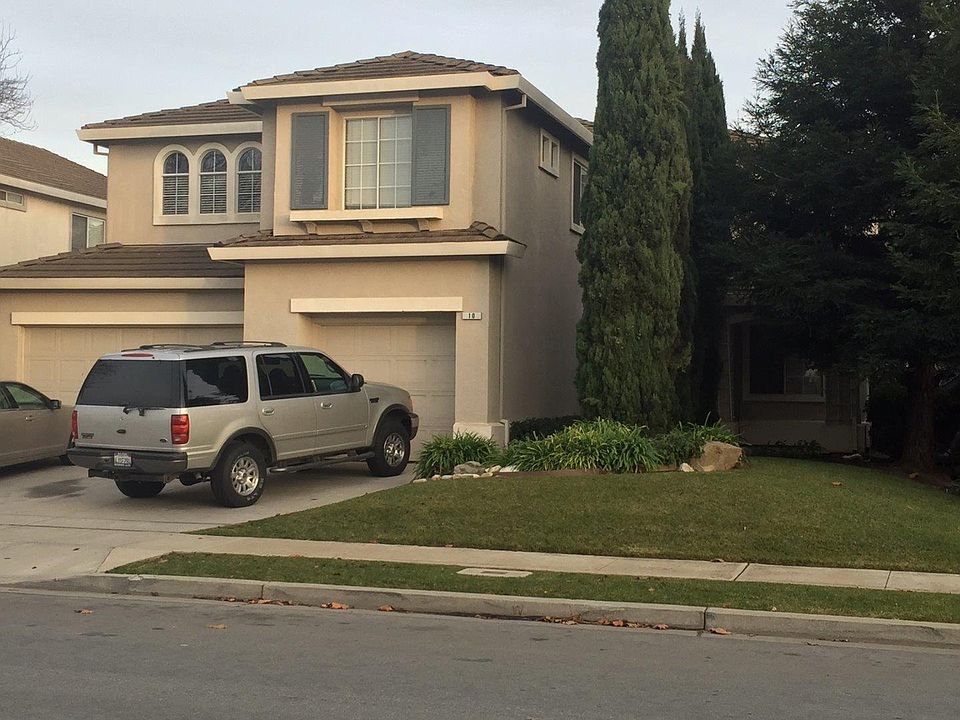 1st image of 10 Whitman Cir