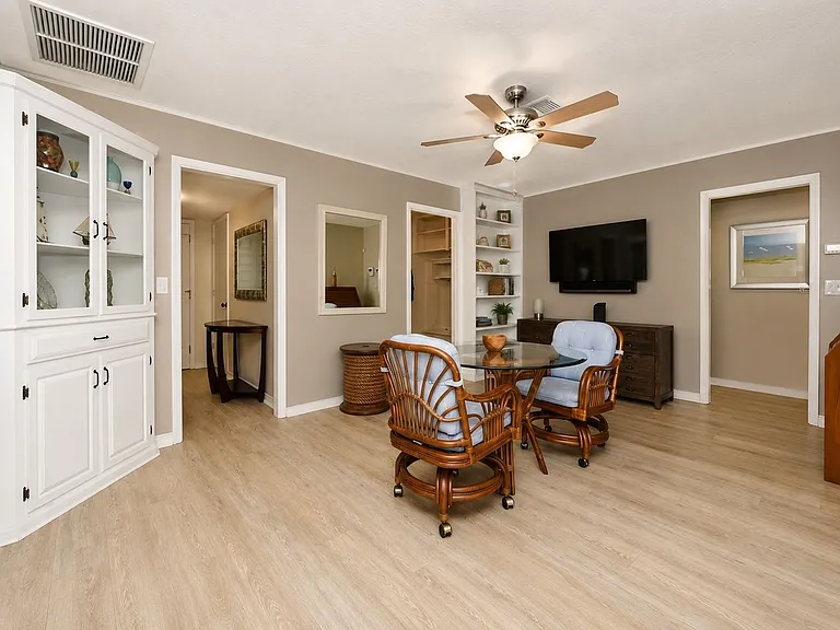2876 Captiva Dr — Photo 6