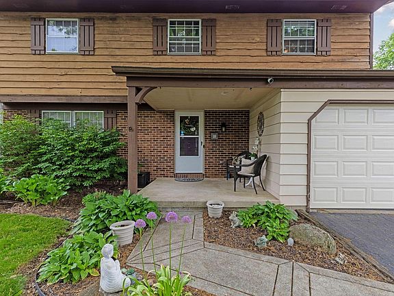 3rd image of 80 Kennebec Pl E