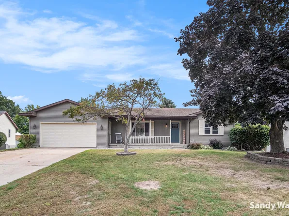 7432 Sunview Dr SE, Grand Rapids, MI 49548