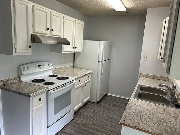 5th image of 6659 Grist Mill St