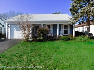 18 Harrogate Ln, Manchester Township, NJ