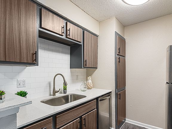 5th image of 5744 Coventry Park Dr #109