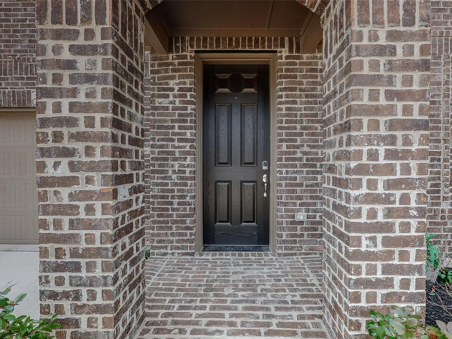 4 bed, 2513 sqft, $3,300 — Photo 4