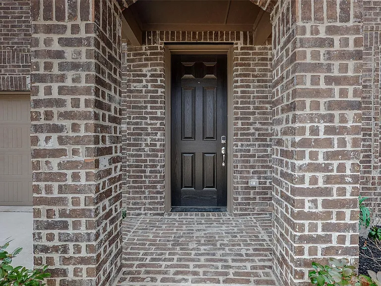 961 Waterview Dr — Photo 4