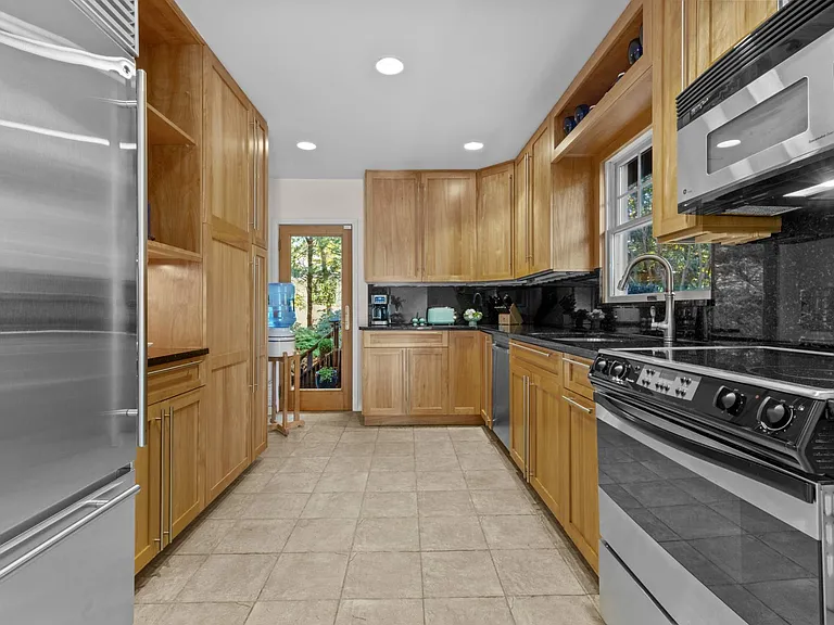 210 Treescape Dr — Photo 14