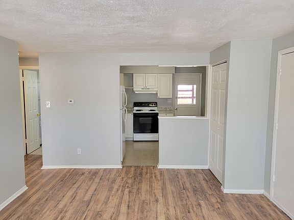 5th image of 350 Vehr Dr APT 1