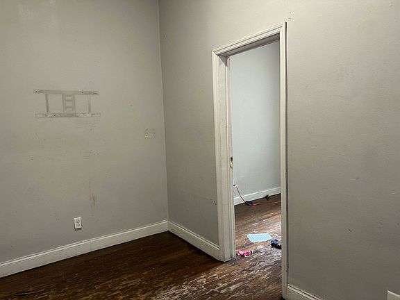 3rd image of 216 W 149th St #1