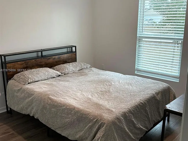 2180 SW Cameo Blvd — Photo 6