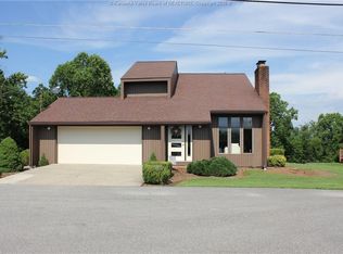 12 Mountain Top Cir, South Charleston, WV 25309