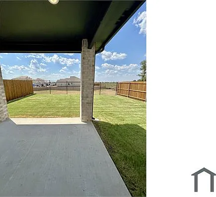 4 bed, 2055 sqft, $2,955 — Photo 3
