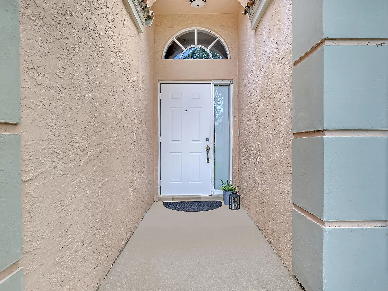 3 bed, 3.0 bath, 1289 sqft, $3,200 — Photo 4