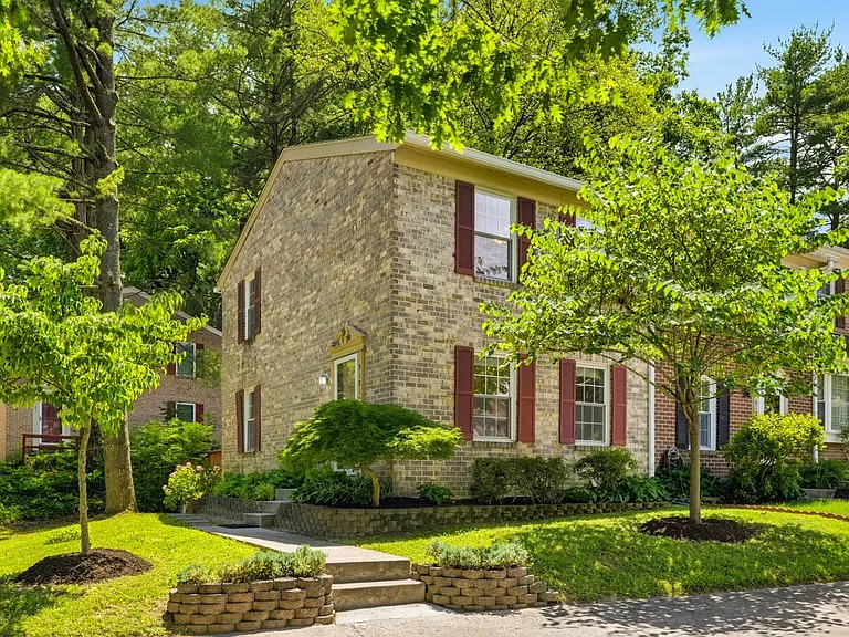 9101 Bronze Bell Cir — Photo 1