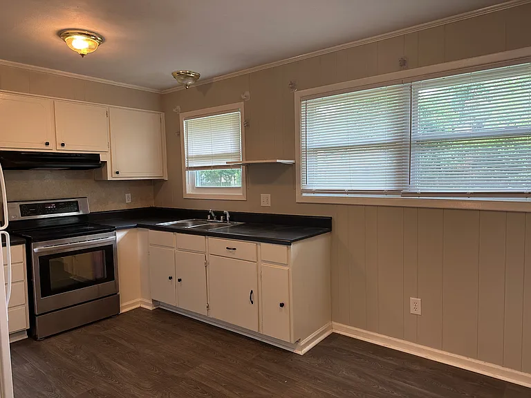 2119 Chadwick Rd — Photo 4