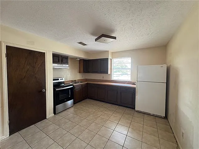 320 W Liberaux St #B — Photo 3